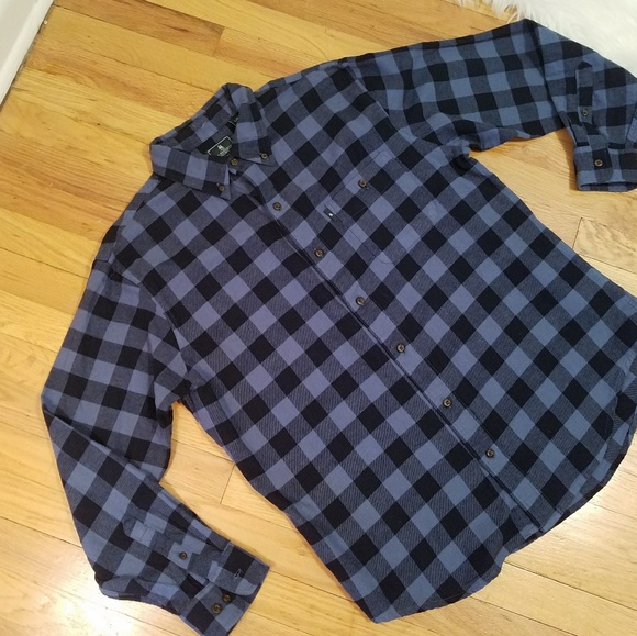 G.H. Bass & Co. Other - Men's blue plaid flannel button-up shirt